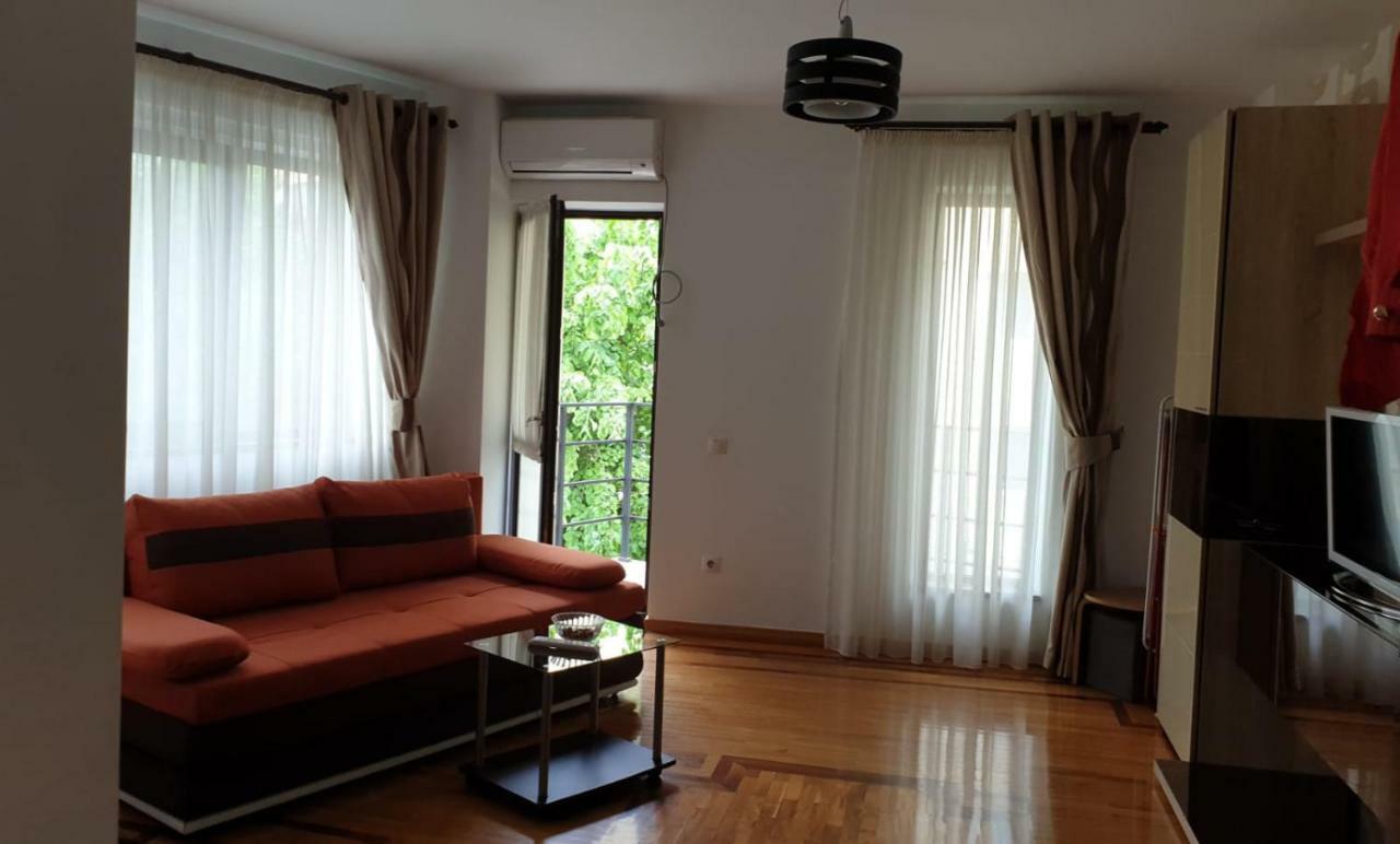 Star Apart Ramnicu Valcea Exterior photo
